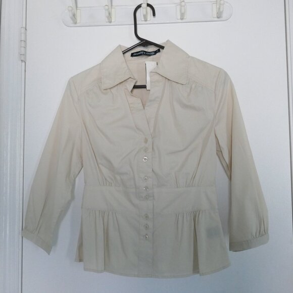 NWT cream 3/4 sleeve v-neck button down career blouse Alexander Vittoria size S - Picture 1 of 3